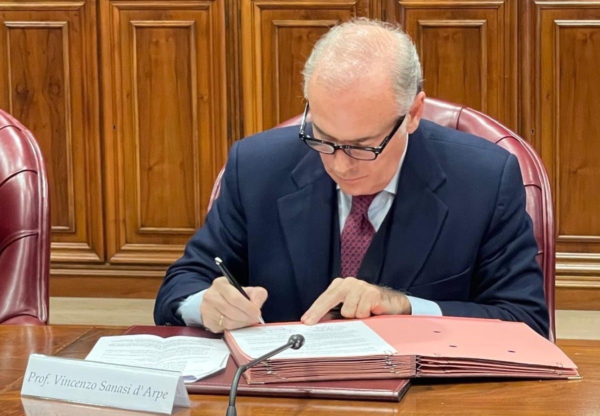 Ad Sanasi D'arpe Firma 2026